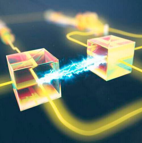 At the heart of the experiment performed by the Barz group is a two-stage interferometer in which the quantum state of an entangled photon pair is determined. At the heart of the experiment performed by the Barz group is a two-stage interferometer in which the quantum state of an entangled photon pair is determined.