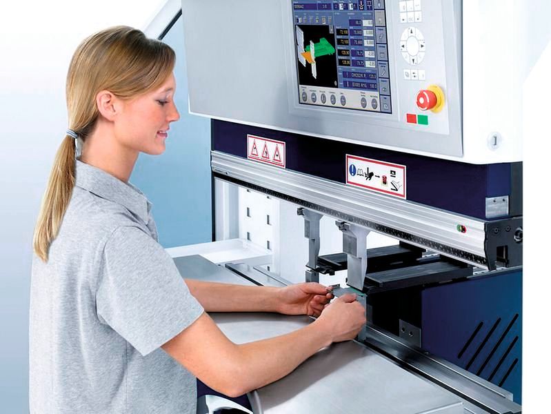 Für das manuelle Biegen von Kleinteilen hat sich die Trubend 7036 in der Praxis bestens bewährt. (Bild: Trumpf)