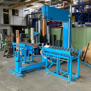 Diese Rohrbandsäge Widos RBS 1000 steht zur Versteigerung an.(Bild:  Surplex)