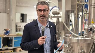 Para evitar problemas en las fases posteriores del procesamiento, las API deben integrarse correctamente, Michael Benjamin, Diosna (Imagen:Sabine Mühlenkamp)