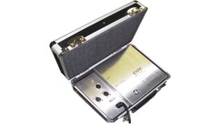 Mit dem Servicekoffer soll die Inbetriebnahme oder Fernwartung erleichtert werden: Nach dem Verbinden mit der Anlage kann über eine VPN-Verbindung auf diese zugegriffen werden.  Bild: Exor (Archiv: Vogel Business Media)