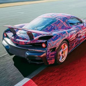 Der Sprint von 0 auf 100 km/h ist in unter zwei Sekunden möglich, maximal wird das Geschoss 412 km/h schnell. (Bild:  Rimac)