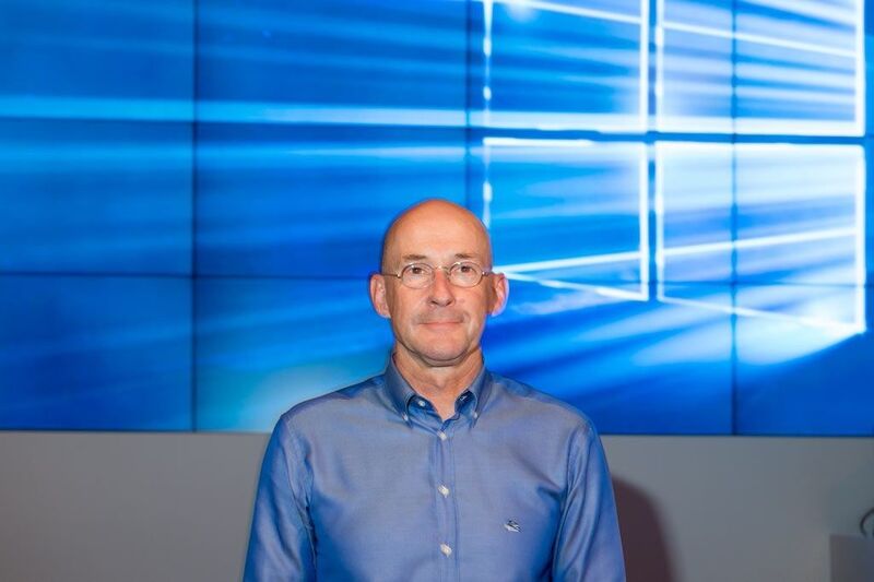 Sichtlich stolz: „Windows 10 ist der Leuchtturm für die Transformation von Microsoft“, so Alexander Stüger, Vorsitzender der Geschäftsführung von Microsoft Deutschland, und weiter: „Mit Windows 10 schaffen wir eine persönlichere Nutzererfahrung, definieren Produktivität neu und bauen weiter an der intelligenten Cloud.“ (Bild: Microsoft)