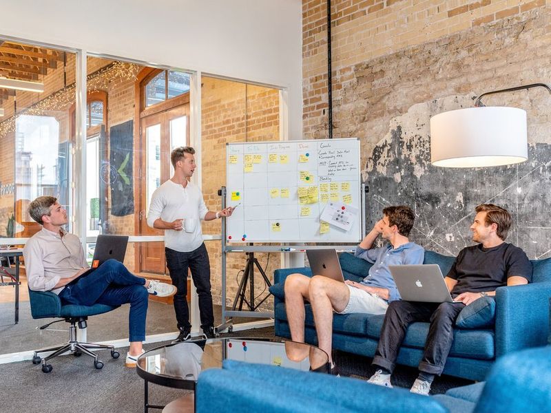 Die Teams durchlaufen im Accelerator-Programm Trainingseinheiten zu gründungsrelevanten Themen wie beispielsweise Teambuilding oder Geschäftsmodellentwicklung. (gemeinfrei)
