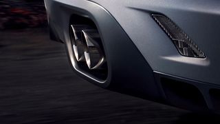 Der F-Pace SVR verfügt über ein Auspuffsystem mit aktiver Klappensteuerung.  (Bild: Jaguar)