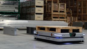 Die autonomen mobilen Roboter von Patika Robotics können beileibe nicht nur leere Paletten, sondern Güter mit einem Gewicht von bis zu 4.000 Kilogramm auf einer Ebene transportieren. (Bild: Wiferion)