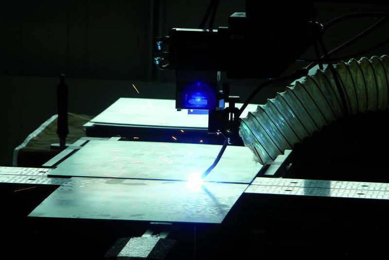 Wesentlicher Bestandteil der Thyssen-Krupp-Steel-Untersuchungen ist die Fügetechnik. Vor allem sind die Fügeexperten des Unternehmens mit allen aktuellen Laserschweißtechniken immer am Puls der Zeit und arbeiten mit Unternehmen wie Trumpf oder Rofin Sinar, IPG oder Laserline zusammen. Bild: Kuhn (Archiv: Vogel Business Media)
