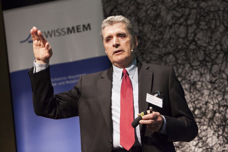 Rodger W. Pinney, President & CEO United Grinding, Ohio, bestätigte, dass nordamerikanische Produktionsbetriebe wieder sehr stark in produktive und effizientere Herstellungsverfahren investieren und einst ausgelagerte Produktionen wieder zurück in die USA geholt worden sind. (Bild: Swissmem)