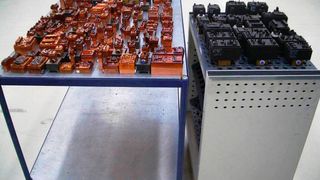 Copper and graphite electrodes differ in cost and technical characteristics. (Source: OPS Ingersoll)