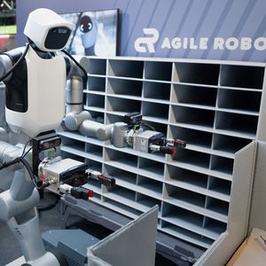 The proof-of-concept supports Audi's vision of highly automated in-house logistics within the "thinking factory," where AI and robots work hand in hand with employees.(Source:  Audi AG)