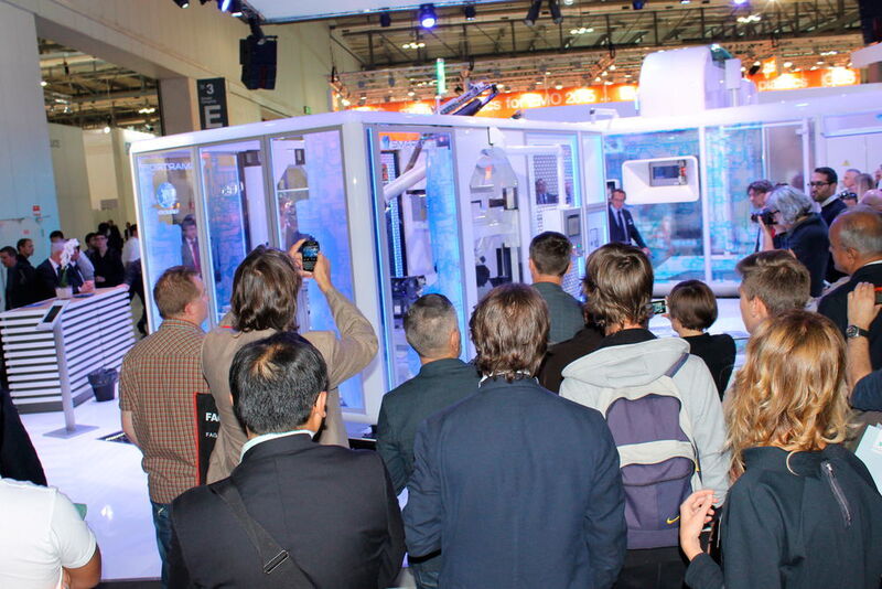 With more than 1,600 companies and 120,000 m² of net exhibition space booked and distributed across 12 halls, EMO Milano (5-10 October 2015) was a bright reflection of a positive trend in European machine tool production. (Source: Schulz)