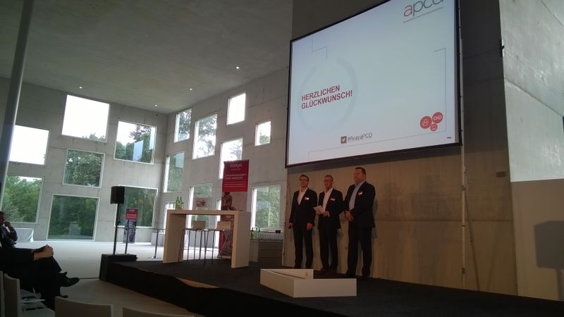 Markus Knaak und Jörg Elsässer (Avaya) standen den Partnern Rede und Antwort. Moderiert wurde das Ganze von Ralf Hecker (Mitte). (Bild: VIT)