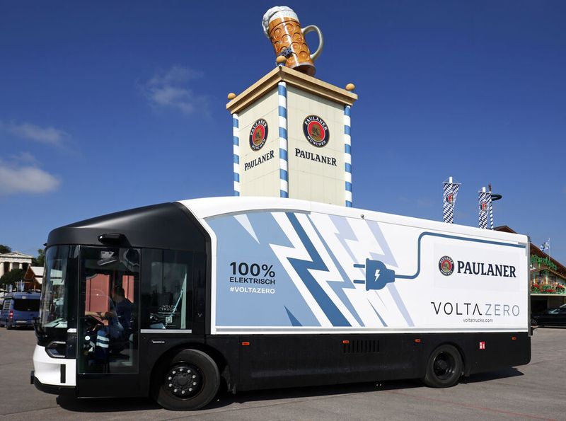 Volta Trucks hat noch auf dem Oktoberfest für seine E-Lkw geworben.(Bild:  Volta Trucks)