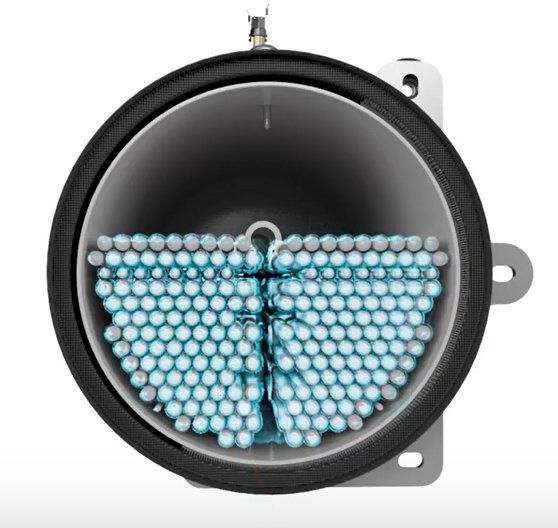 In der Adiabatik-Einheit des CyberCool WaterTec von Stulz fließt das Wasser in einem Röhrenbündel, das innerhalb der Einheit von außen mit Kältemittel besprüht wird.