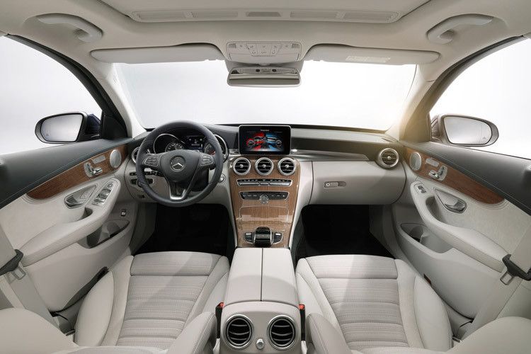 Auch dem Innenraum merkt man die neue Positionierung deutlich an. (Foto: Daimler)