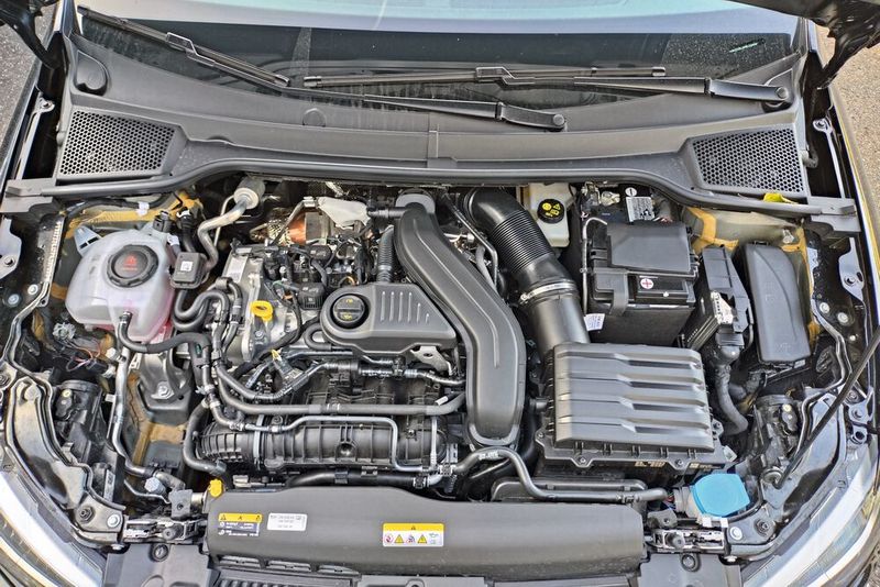 Dieselmotoren gibt es für den Ibiza nicht. Unser Testwagen hat einen 1,0-l-TSI-Motor mit einer Leistung von 110 PS. (Bild: Sven Prawitz)