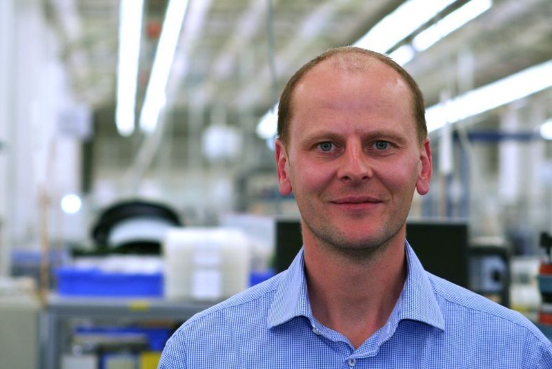 „Heute können wir unseren Kunden die gleichbleibende Leichtgängigkeit derMultiflex-Kupplung garantieren“, sagt Michael Seefelder, Leiter Betriebsmittelbauundkonstruktion sowie Prüfgerätebau. (Archiv: Vogel Business Media)