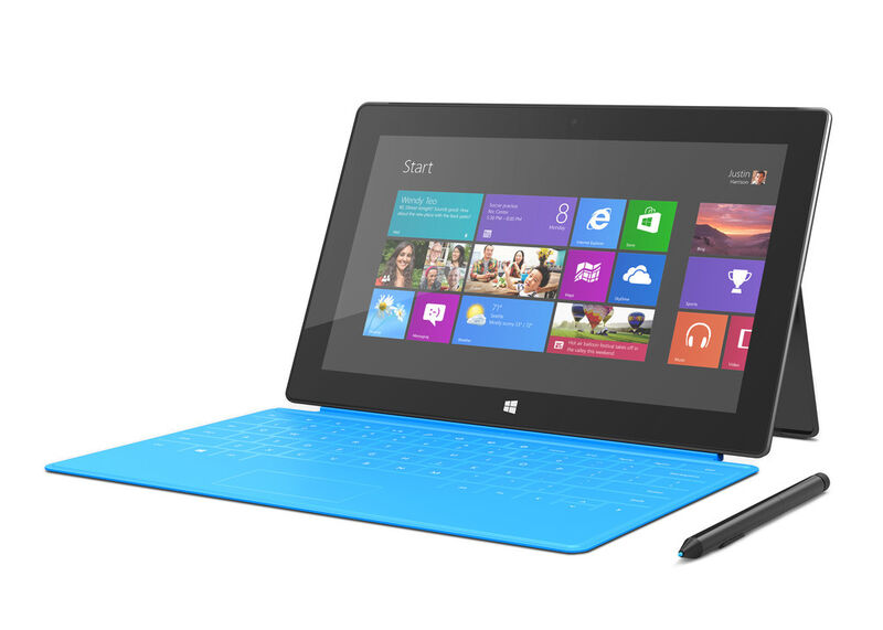 ...aber auch die vom Surface RT bekannte,quietschbunte Variante Touch-Cover. (Bild: Microsoft)