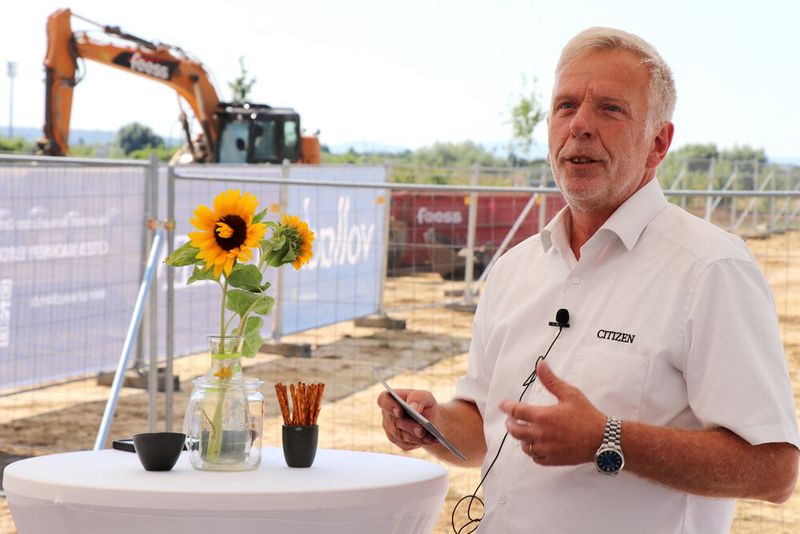 Markus Reißig, Geschäftsführer der Citizen Machinery Europe GmbH, während der Festrede beim symbolischen Spatenstich zur neue Europazentrale im Gewerbegebiet Scharnhausen-West der Stadt Ostfildern: „Mit der Investition in unsere neue Europazentrale stellen wir die Weichen für unsere weitere Entwicklung und die künftigen Herausforderungen an Effizienz, Nachhaltigkeit und absolute Kundenorientierung.“ (Bild: Citizen Machinery Europe)