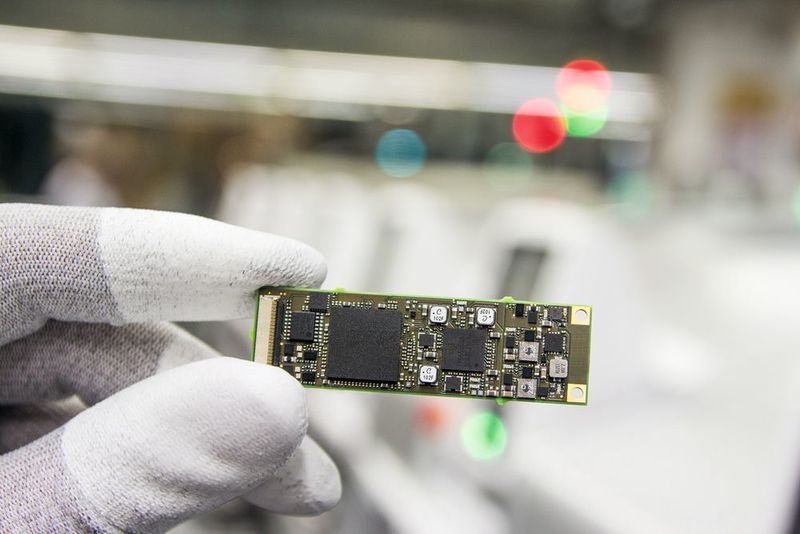 Der Trend zur Medtech- Miniaturisierung erfordert aufgrund von genaueren Platzierungen, kleineren Abständen und verdeckten Lötstellen Anpassungen bei der Elektronikentwicklung und -fertigung. (Ortgies)