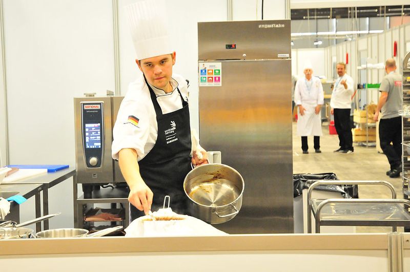 Marianus von Hörsten trat als Koch an. (Schmidt/»kfz-betrieb«)