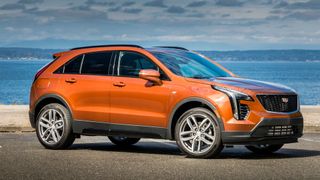 Der XT4 war lange das einzige offiziell gehandelte Modell von Cadillac in Europa. Mit dem Vertriebsneustart und dem E-Modell Lyriq wird der Statthalter verschwinden. (Bild: Cadillac)