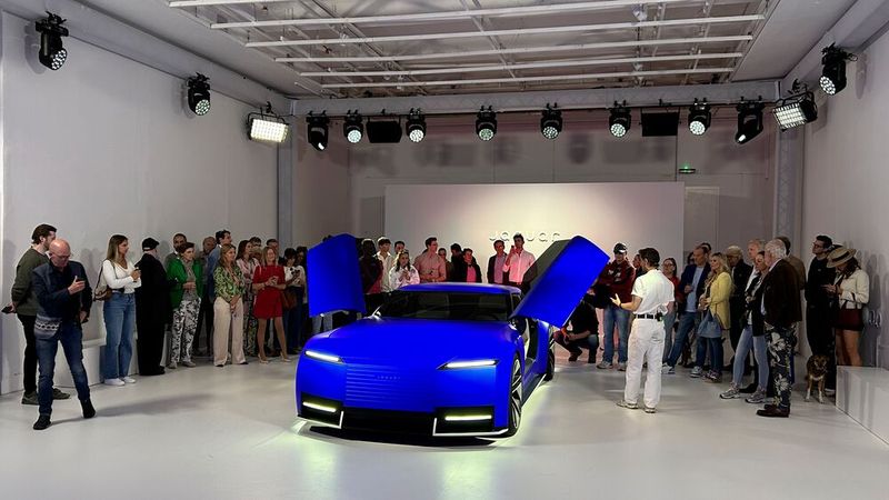 Vom 9. bis zum 11. Mai zeigte Jaguar die Designstudie Type 00 erstmals in Deutschland, und zwar im Terrassensaal des Hauses der Kunst in München. (Bild: Diehl – VCG)