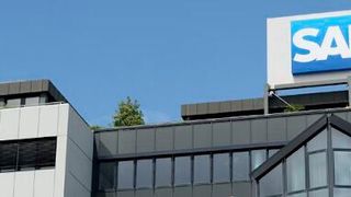 Verschlankungsmaßnahmen haben bei SAP vor gut einem Jahr rund 3.000 Mitarbeitern den Job gekostet. Jetzt konzentriert sich der Softwaregigant verstärkt auf das KI-Geschäft und die Cloud, weshalb weitere 8.000 Stellen auf der Kippe stehen. Folgendes hat man vor ... (Bild: SAP)