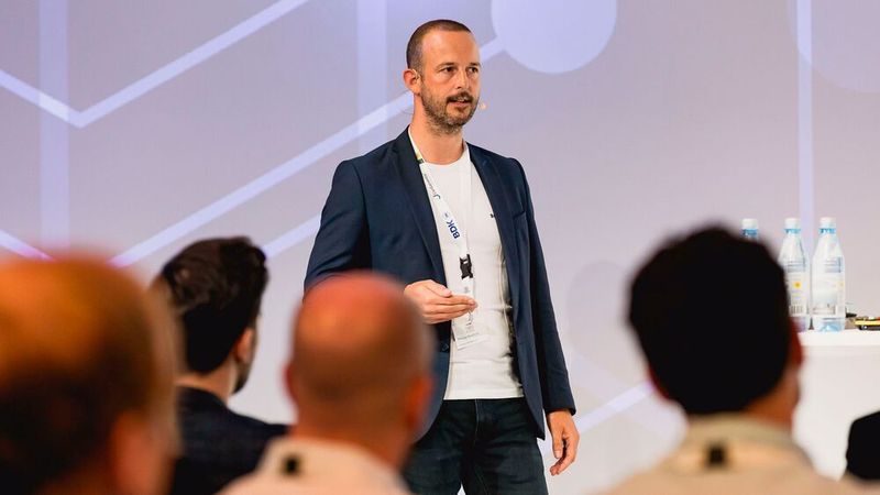 Die Viertagewoche liegt im Trend – doch lässt sie sich auch in einem mittelständischen Autohaus umsetzen? Philipp Kielhorn vom Autohaus Markötter sagte, wie es geht. (Bild: Stefan Bausewein)