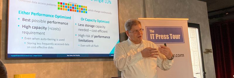 Alexander Best, Senior Director Product Marketing bei Datacore, erklärt die Funktion des sogenannten Adaptive Data Placement (ADP).(Bild:  Datacore)