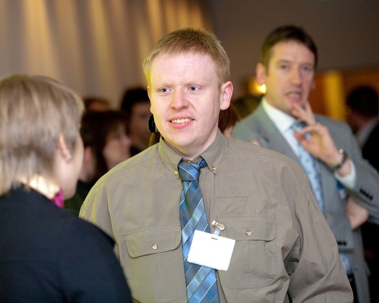 Das ELEKTRONIKPRAXIS-Team: Franziska Harfy, Hendrik Härter, Johann Wiesböck - was ihm wohl gerade durch den Kopf geht ... (Archiv: Vogel Business Media)