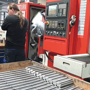 At Beer Machining Technology, turned parts are always produced from the bar. Accordingly, a parting off tool is frequently in demand.(Image: Ingersoll)