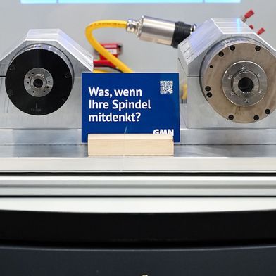 Auf der AMB führt GMN das digitale Ökosystem IDEA-4x an einem Demonstrator vor, der exemplarisch Sensordaten und Wartungsprognosen sichtbar macht. (Bild: GMN)