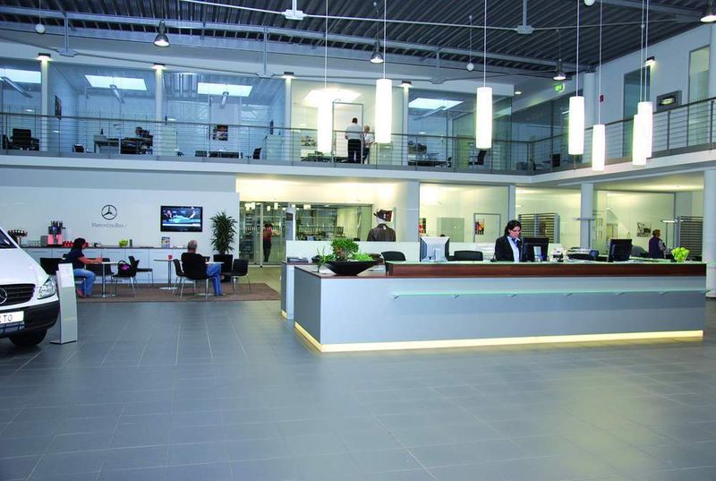 Ein modernes Ambiente erwartet den Kunden, wenn er das Nutzfahrzeugzentrum in Eschweiler aufsucht. (Archiv: Vogel Business Media)