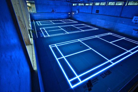 Dank der blauen Farbe wirkt das Spielfeld mystisch (ASB)