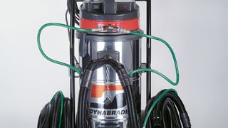 Sia Abrasives Schweiz vertreibt neu das Maschinenprogramm von Dynabrade. (Archiv: Vogel Business Media)