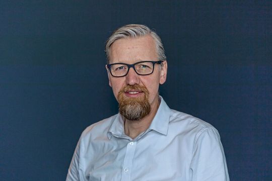 Prof. Christoph Runde, Geschäftsführer des VDC: „Das Industrial Metaverse kann eine ganze Reihe der Themen, die wir seit vielen Jahren als Inselanwendungen bereits mit XR bearbeiten, auf ein neues Level heben.“(Bild:  VDC)