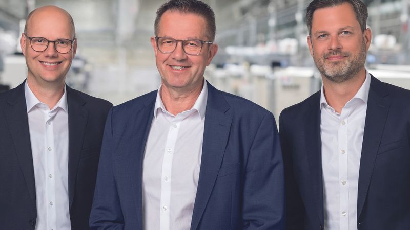 Ab 1. Juli neue Geschäftsführung des Unternehmens: von links Bernd Moormann, Norbert Nobbe und Christian Schwarck. (Bild:  Timo Lutz / Team für Industriefotografie)