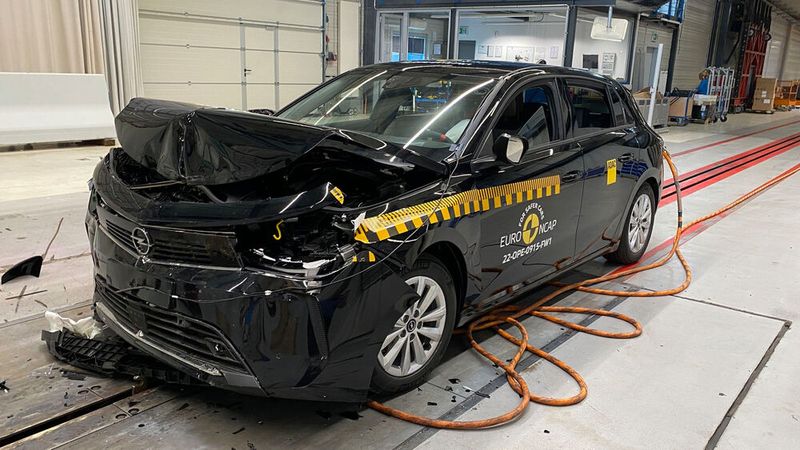 Mit nur vier Sternen musste sich der Opel Astra zufrieden geben. (Bild: Euro-NCAP)