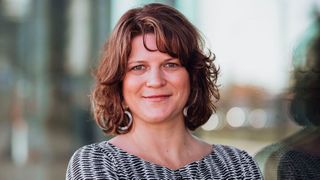 Linda Früh treibt als Chief Digital Officer die digitale und IT-Transformation der Advanzia Bank voran. (estherjansen.de)