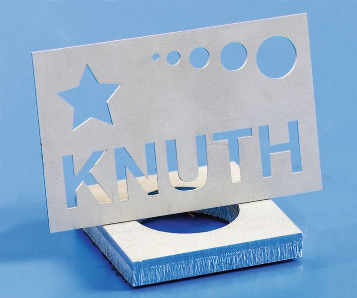 Bild 6: Schnittbeispiele aus rostfreiem Edelstahl: höchste Schnittqualität an 1 mm Dünnblech und sauberer Trennschnitt bei 8 mm Dicke. (Bild: Knuth)