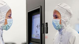 Halbleiter sind Kernkomponenten aller elektronischer Systeme. Bosch will deshalb die eigenen Fertigungskapazitäten mit einem neuen Werk in Dresden ausbauen. Dafür investiert das Unternehmen so viel wie noch nie. (Bild: Bosch)