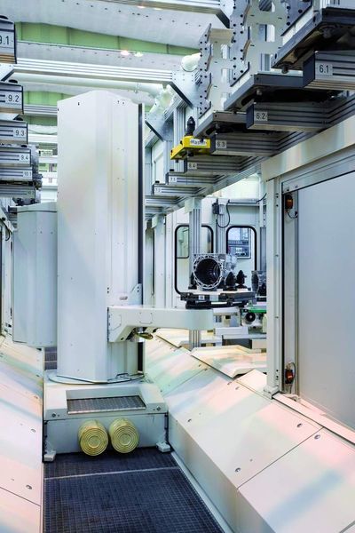 Bild 2: Bis zu vier Mobile Handling Units können gleichzeitig im Module-Line-System integriert werden. Dabei legen sie auf der Hauptfahrachse über 10000 km pro Jahr zurück. (Archiv: Vogel Business Media)