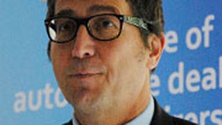 Als Abgesandter der Europäischen Kommission sprach Carlo Pettinelli auf der Veranstaltung der European Car Dealers (ECD). (Foto: Baeuchle)