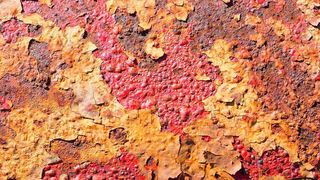 Das soll künftig nicht mehr passieren: Eine umweltverträgliche Kunststoffschicht, die vor Korrosion schützt und sich selbst heilt, soll Rost verhindern.  (gemeinfrei)