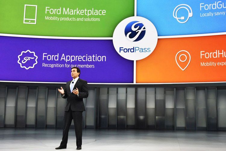 Ford-Chef Mark Fields stellt das neue Ford-Pass vor. (Foto: Ford)