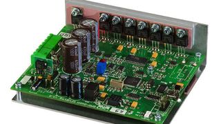 Der günstiger Einplatinen-Umrichter Easy Drive 4310 bietet im Vergleich zum Vorgängermodell mehr Leistung und eine zusätzliche USB-Schnittstelle. (Bild: Sycotec)