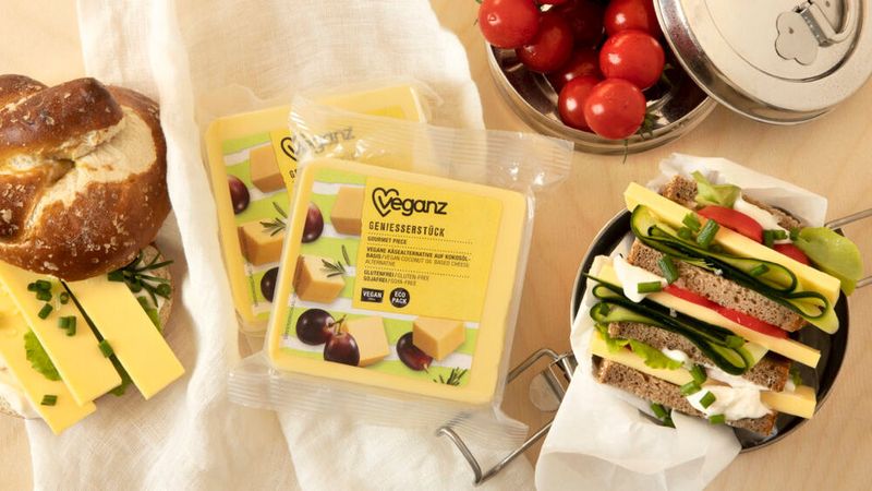 Veganz ist laut Handelsblatt-Umfrage Deutschlands innovativste Food-Marke 2021. (Veganz Group)
