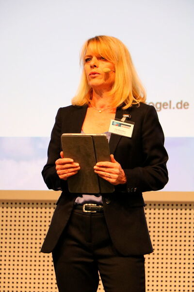 Die Veranstaltung moderierte Ute Drescher, Chefredakteurin der konstruktionspraxis.  (K. Juschkat/konstruktionspraxis)