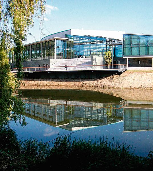 In der Stadthalle Tuttlingen findet am 9. Juni 2015 das 1. Innovationsforum Zerspanungstechnologien statt. (Bild: Tuttlinger Hallen)